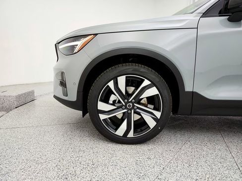 New 2026 Volvo XC40 B5 Plus w/ Climate Package AWD/4WD image 30