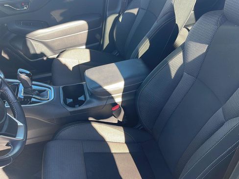 Used 2022 Subaru Outback Premium image 8