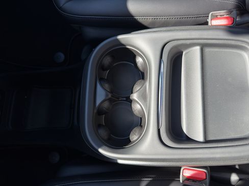 New 2027 Chrysler Pacifica Select AWD/4WD image 22