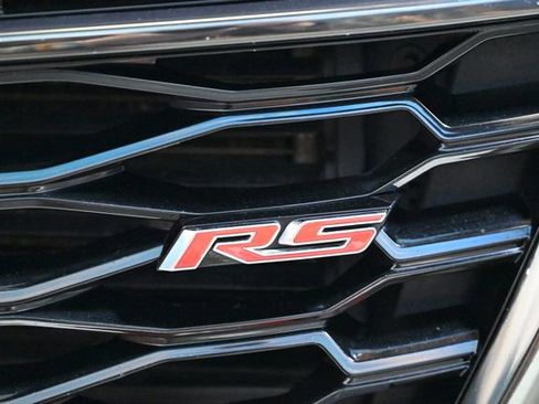 Used 2022 Chevrolet Traverse RS w/ LPO, 'HIT The Road' Package AWD/4WD image 12