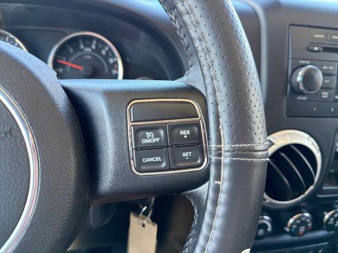 Used 2013 Jeep Wrangler Unlimited Sahara w/ Connectivity Group AWD/4WD image 23