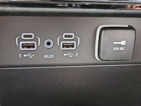 Used 2023 Jeep Grand Cherokee Limited image 31