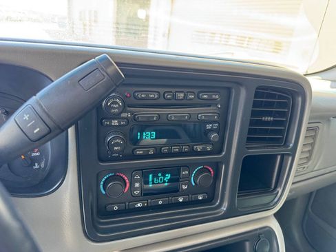 Used 2007 Chevrolet Silverado 2500 LT w/ Heavy-Duty Power Package AWD/4WD image 28