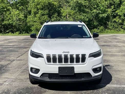 Used 2022 Jeep Cherokee Latitude Lux w/ Sun & Sound Group AWD/4WD image 8
