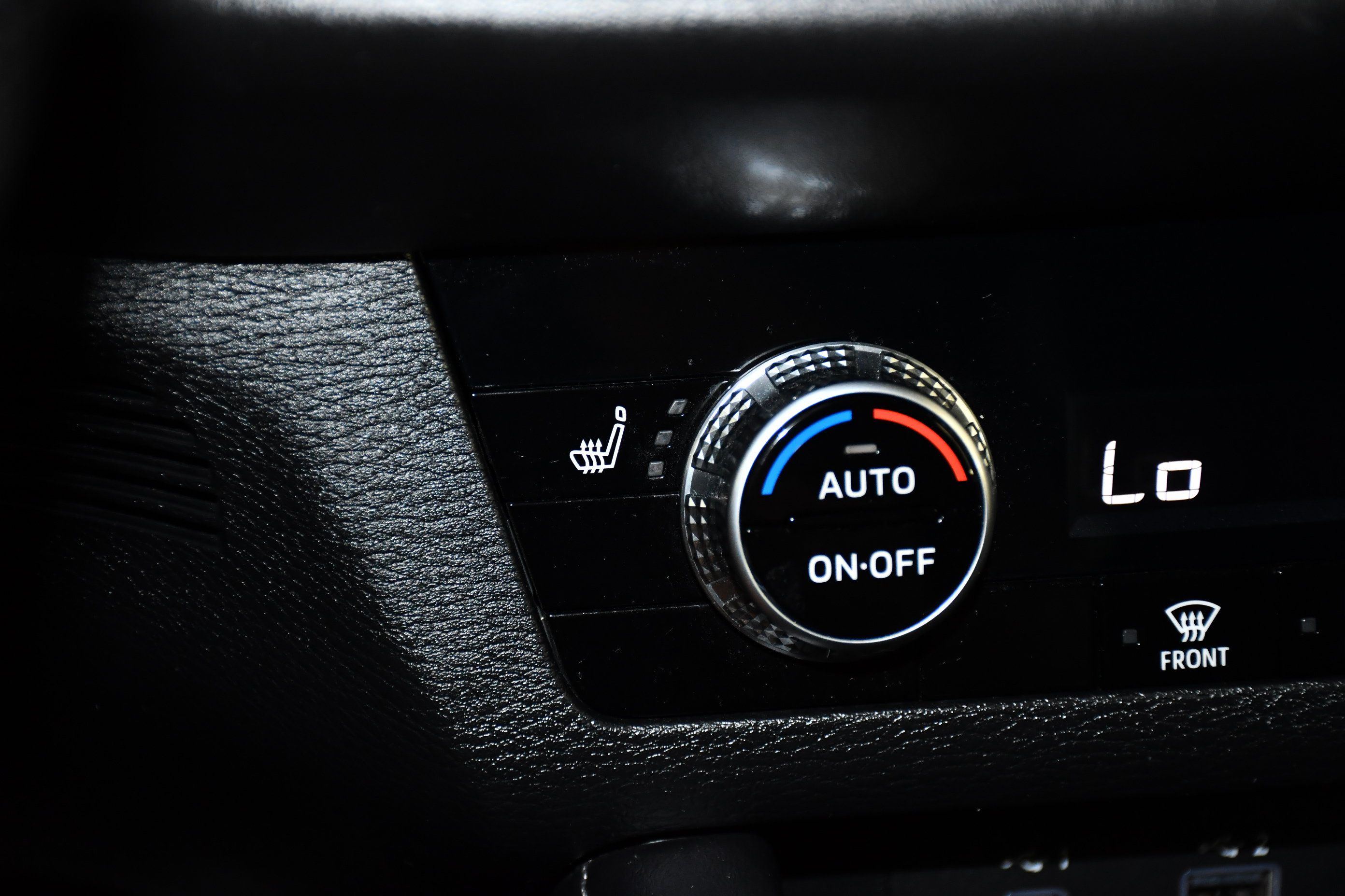 Used 2023 Mitsubishi Outlander SE AWD/4WD image 29