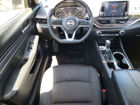 Used 2024 Nissan Altima 2.5 SV FWD image 20