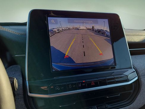 Used 2025 Jeep Compass Latitude image 21