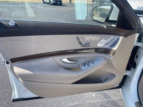 Used 2015 Mercedes-Benz S 550 Sedan image 18