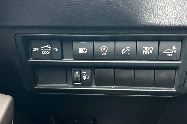 Used 2025 Toyota Tundra SR5 w/ SR5 Convenience Package AWD/4WD image 30