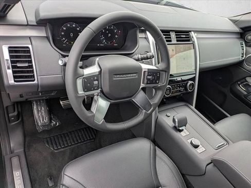 New 2025 Land Rover Discovery Dynamic SE AWD/4WD image 3