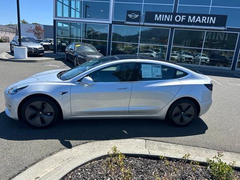 Used 2018 Tesla Model 3 Long Range RWD image 2