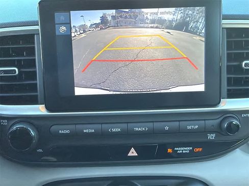 Used 2023 Hyundai Venue SEL image 27