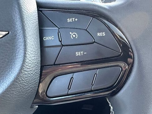 Used 2023 Chrysler 300 S image 37