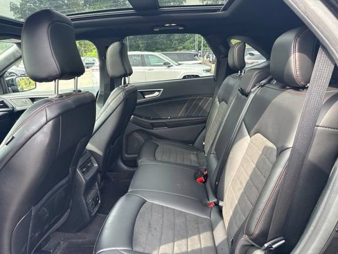 Used 2020 Ford Edge ST-Line w/ Cold Weather Package AWD/4WD image 8