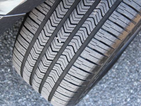 Used 2023 BMW 530i xDrive 530i xDrive w/ Premium Package image 37