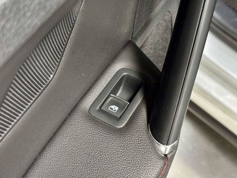 Used 2017 Volkswagen GTI SE FWD image 18