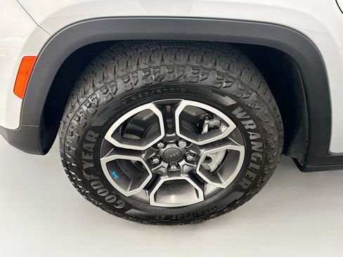 Used 2022 Jeep Grand Cherokee Trailhawk image 11