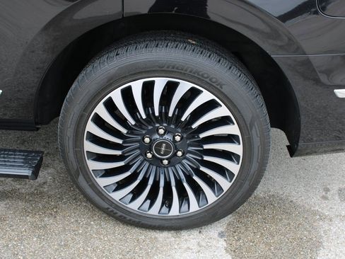 Used 2019 Lincoln Navigator Black Label w/ Cargo Package image 23