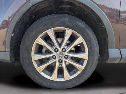 Used 2017 Toyota RAV4 Limited image 9