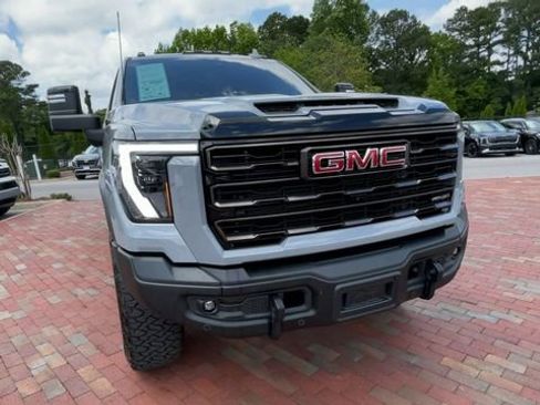 Used 2024 GMC Sierra 2500 AT4X w/ AT4X AEV Edition AWD/4WD image 4