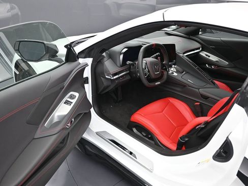 Used 2025 Chevrolet Corvette Z06 image 10