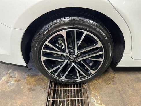 Used 2025 Toyota Camry XLE image 27