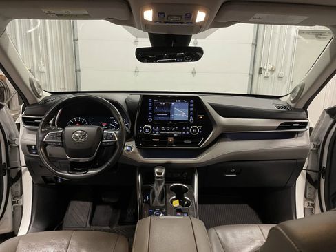 Used 2020 Toyota Highlander Limited image 29
