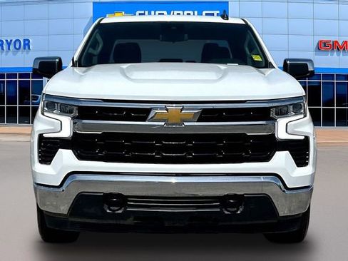 Used 2025 Chevrolet Silverado 1500 LT AWD/4WD image 2