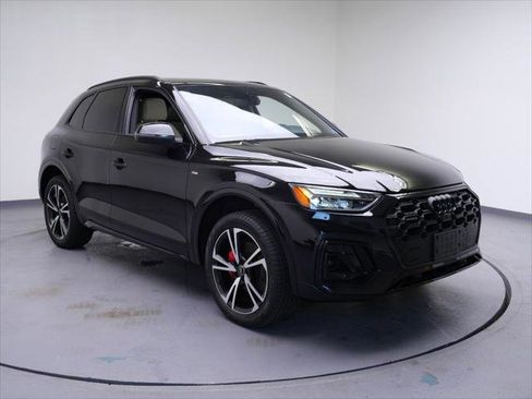 Certified 2025 Audi Q5 2.0T Premium Plus w/ Premium Plus Package AWD/4WD image 3