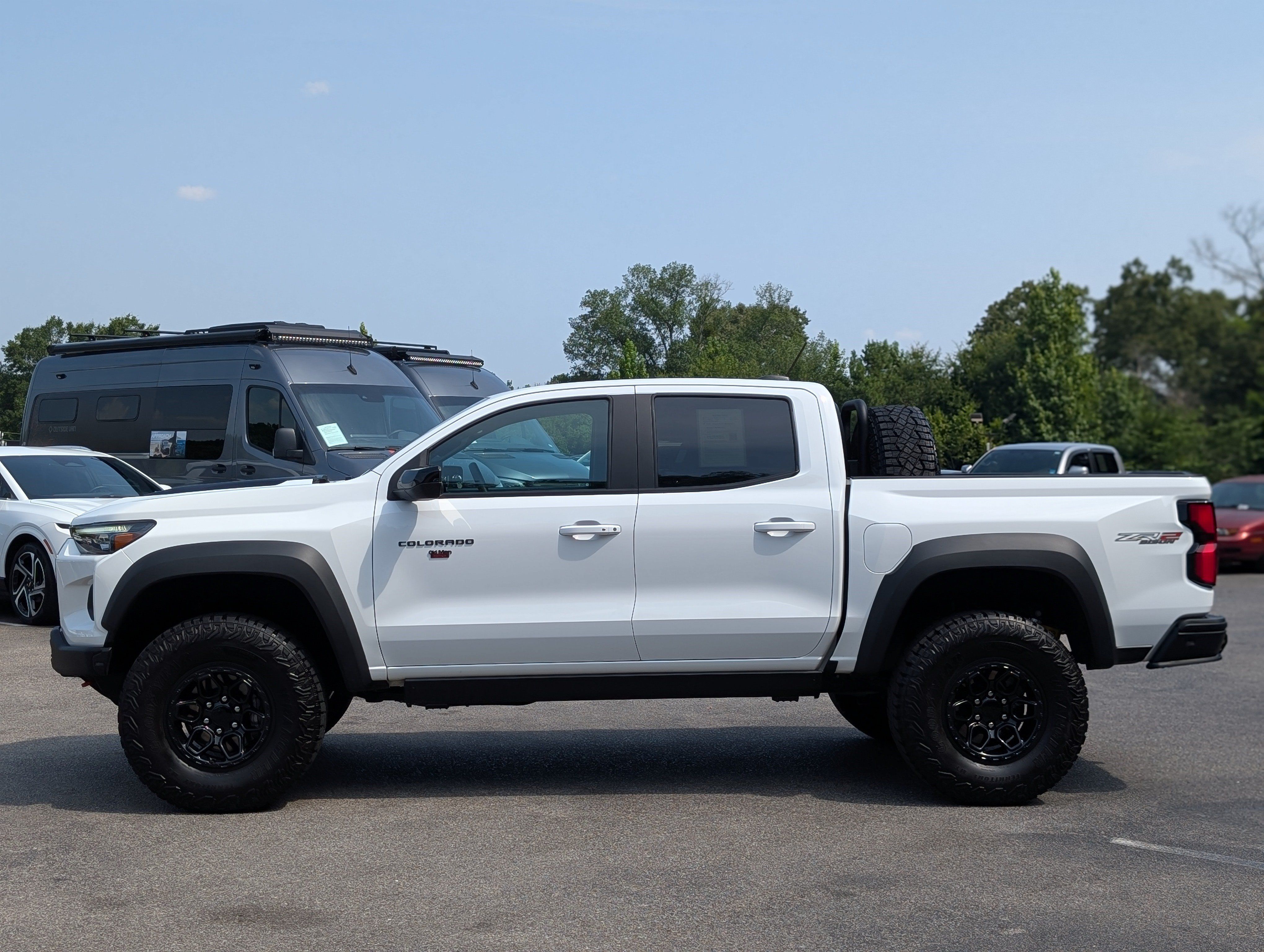 Used 2024 Chevrolet Colorado ZR2 w/ ZR2 Bison Edition AWD/4WD image 6