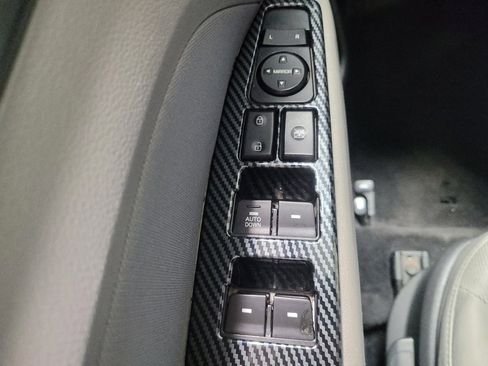 Used 2017 Hyundai Elantra SE image 27