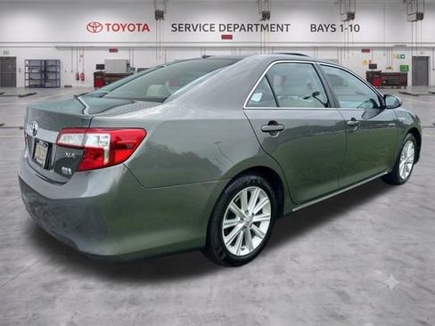 Used 2014 Toyota Camry XLE w/ Leather Package FWD image 7