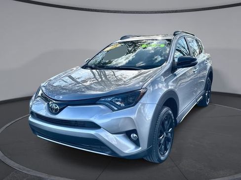 Used 2018 Toyota RAV4 XLE image 1