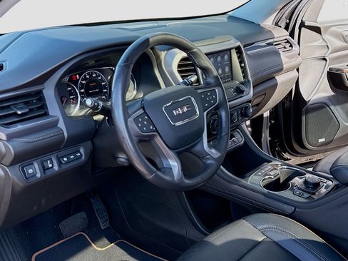 Used 2022 GMC Acadia AT4 w/ Technology Package AWD/4WD image 4