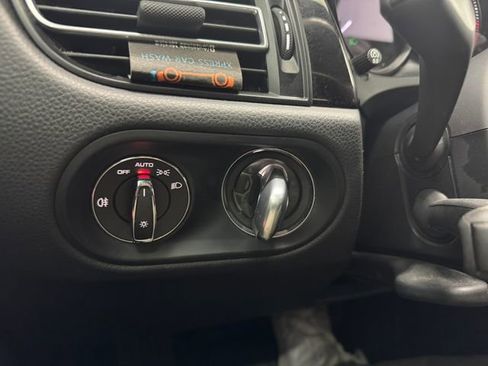 Used 2022 Porsche Macan S image 25