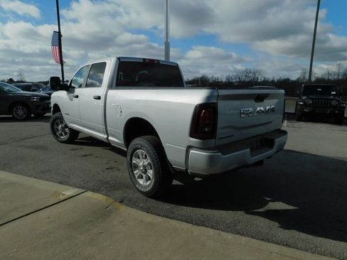 New 2026 RAM 2500 Big Horn AWD/4WD image 32