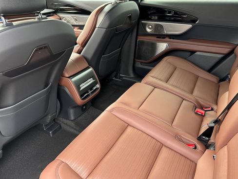 New 2026 Lincoln Nautilus Reserve AWD/4WD image 9