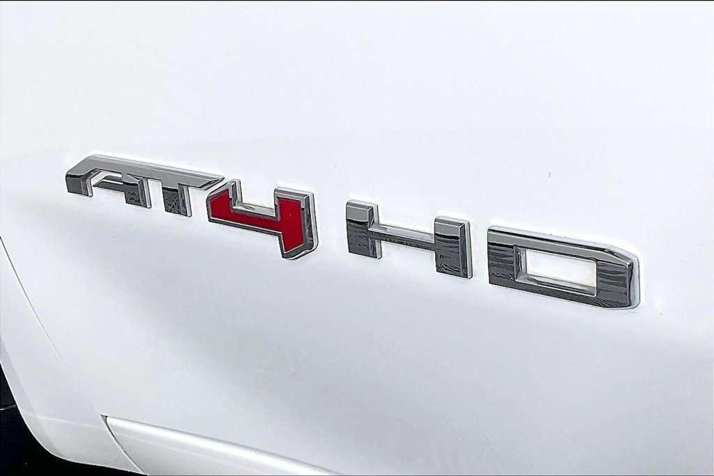Used 2024 GMC Sierra 2500 AT4 w/ Technology Package AWD/4WD image 20