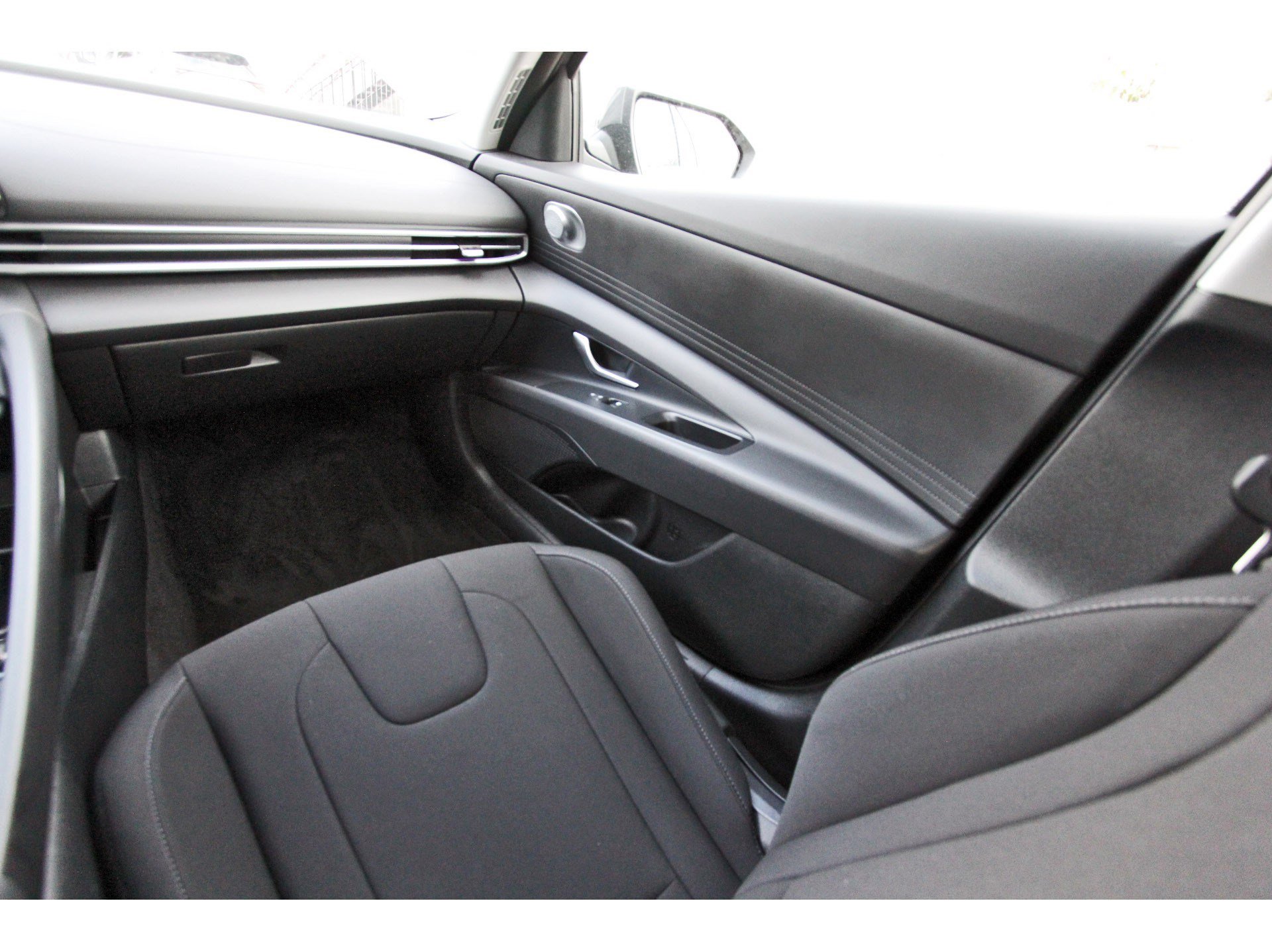 Used 2024 Hyundai Elantra SEL FWD image 11