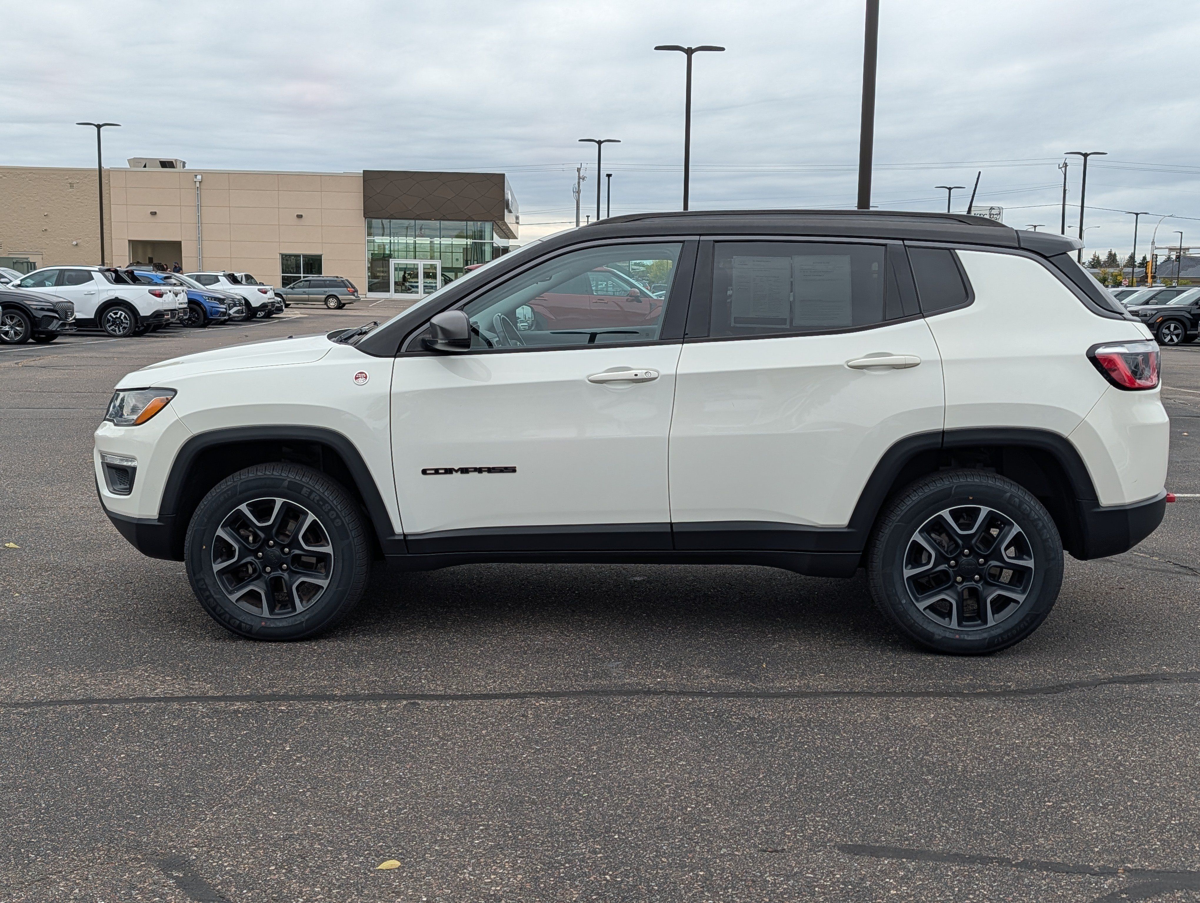 Used 2019 Jeep Compass Trailhawk w/ Cold Weather Group AWD/4WD image 2