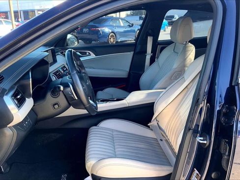 Used 2023 Genesis G70 2.0T w/ Sport Prestige Package image 8