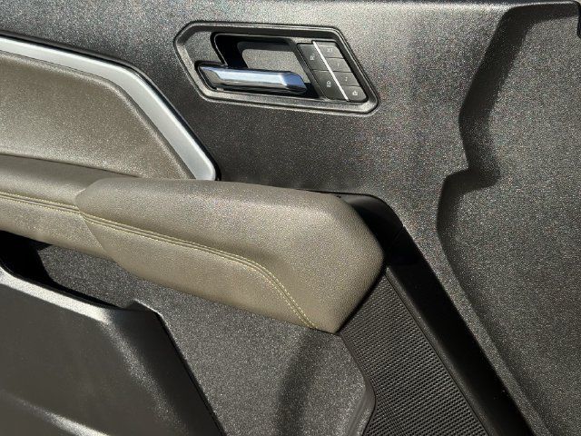 Certified 2025 Chevrolet Colorado ZR2 w/ Technology Package AWD/4WD image 27