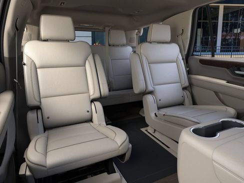 New 2026 GMC Yukon Denali w/ Sun & Power Step Package AWD/4WD image 17