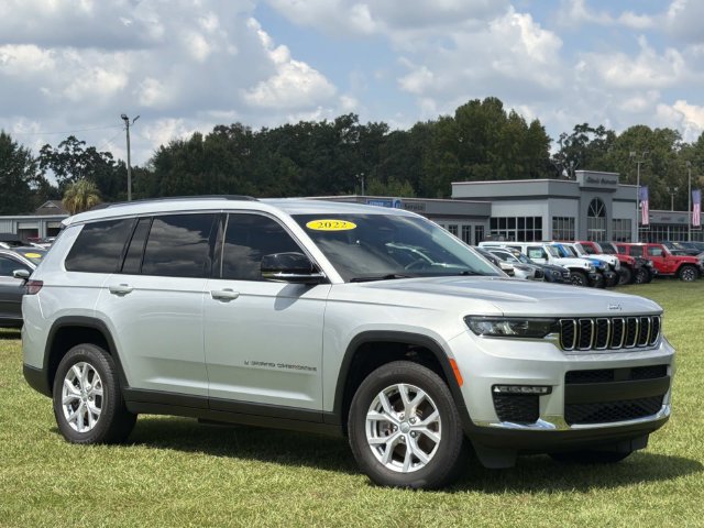 Used 2022 Jeep Grand Cherokee L Limited RWD image 13