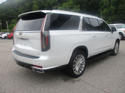 Used 2023 Cadillac Escalade ESV Premium Luxury w/ LPO, Illumination Package AWD/4WD image 3