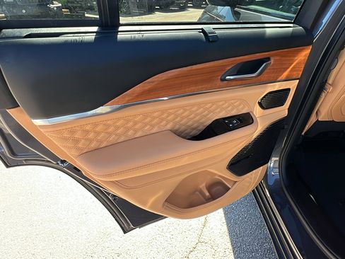 Certified 2024 Jeep Grand Cherokee Summit image 23