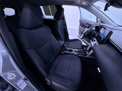 Used 2022 Toyota Corolla Cross LE w/ Black Badges Package (TMS) AWD/4WD image 27