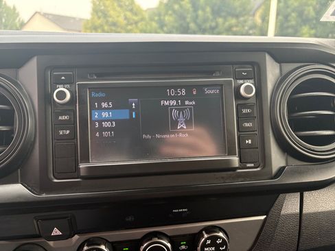 Used 2019 Toyota Tacoma SR AWD/4WD image 12