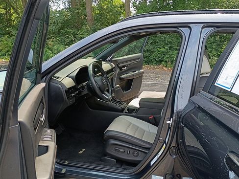 Used 2024 Honda CR-V Sport Touring image 11