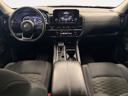 Used 2022 Nissan Pathfinder S FWD image 3